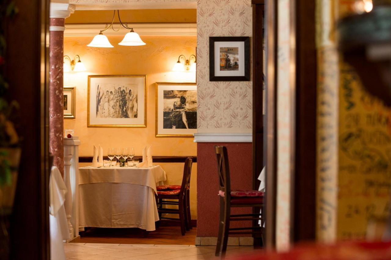 Rooms & Restaurant Ostarija 多莱尼斯凯托普利采 外观 照片