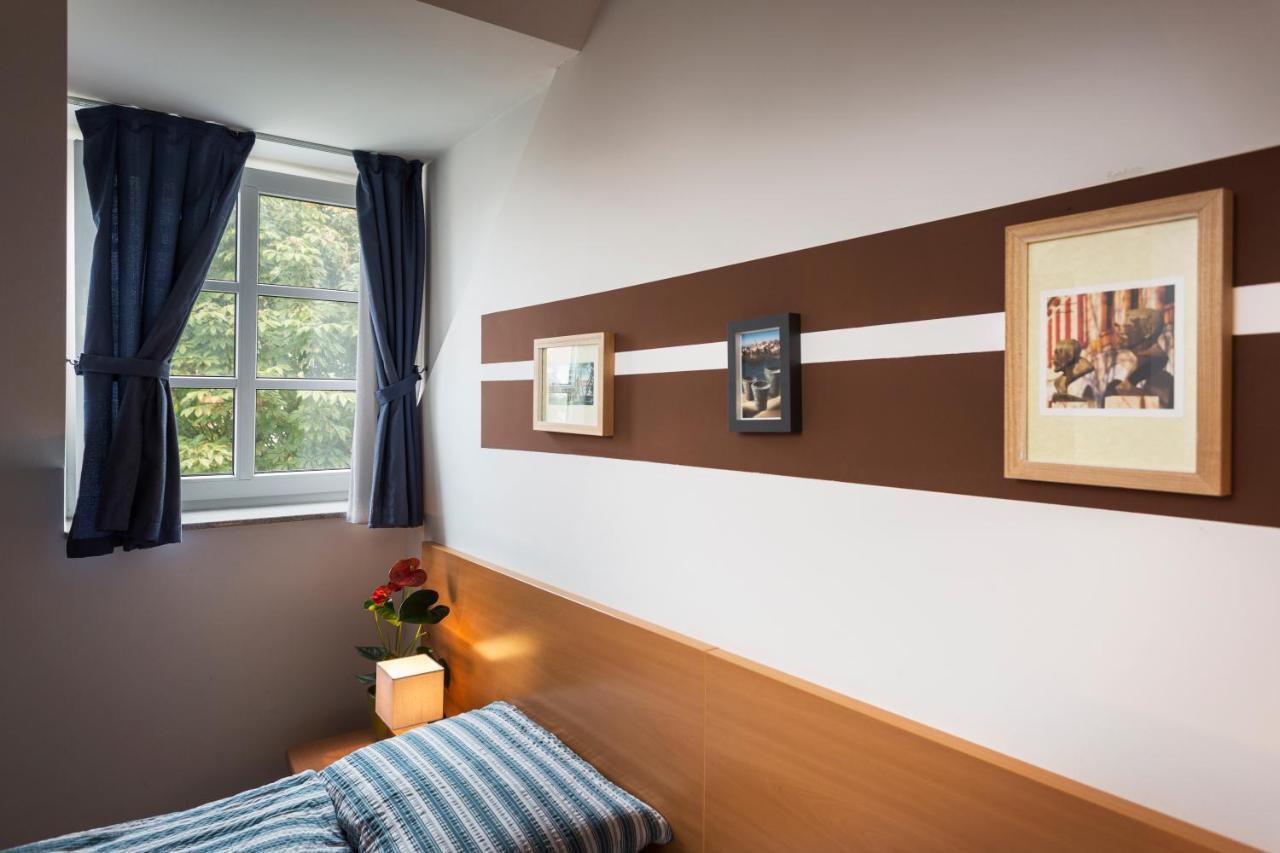 Rooms & Restaurant Ostarija 多莱尼斯凯托普利采 外观 照片
